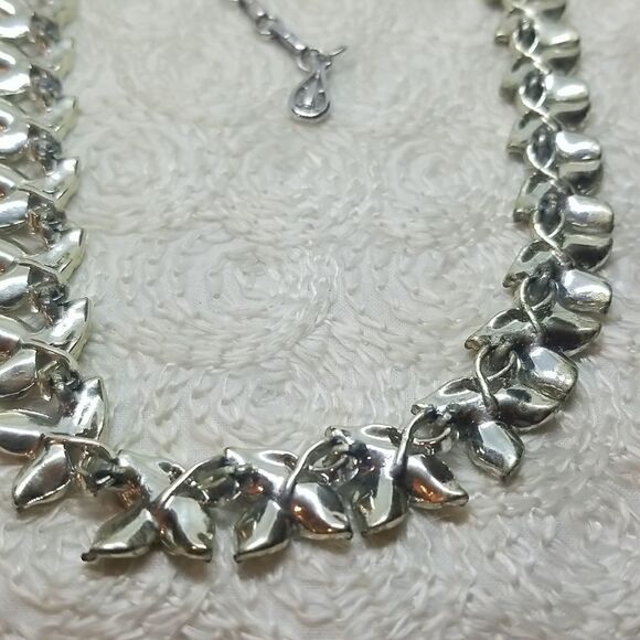 Signed Coro Necklace Multi Three Leaf Links Silver Vintage Necklace - Picture 11 of 11